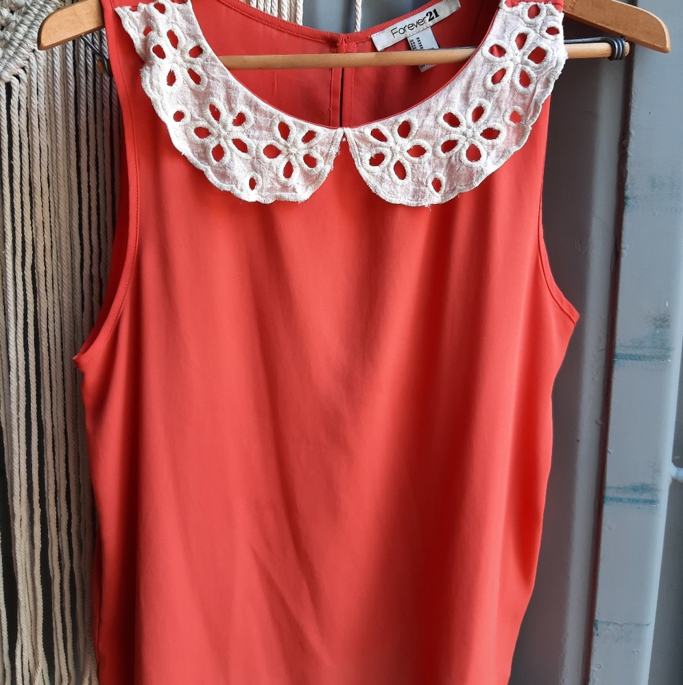 Adorable Peter Pan collared sleeveless orange 🍊 shirt. Forever 21